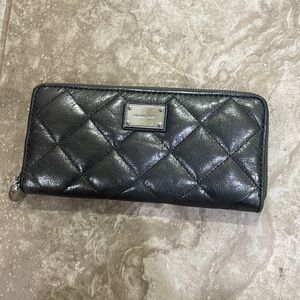 MICHAEL KORS GREY METALLIC QUILTED ZIP AROUND ACCORDION ORGANIZER WALLET CLUTCH